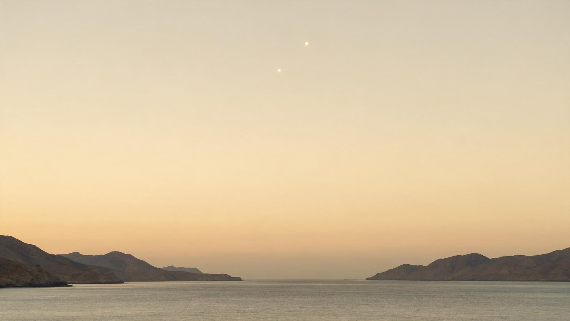 Jupiter and Saturn join hands: the best time of the year to build with calm
